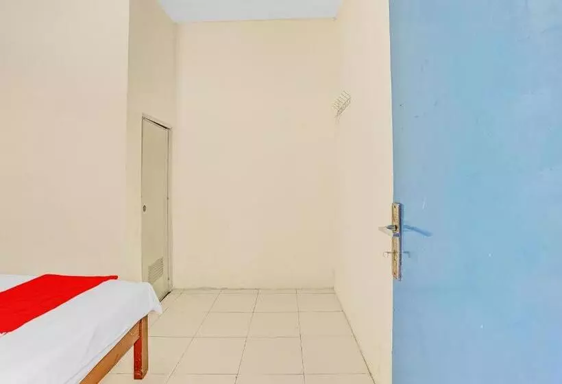 Hotelli Oyo 90523 Homestay Jenggolo