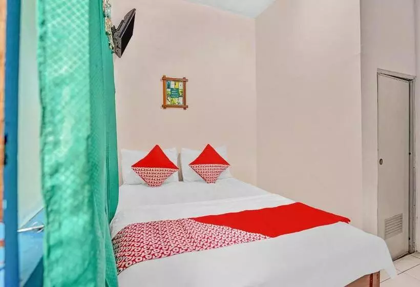 Hotelli Oyo 90523 Homestay Jenggolo
