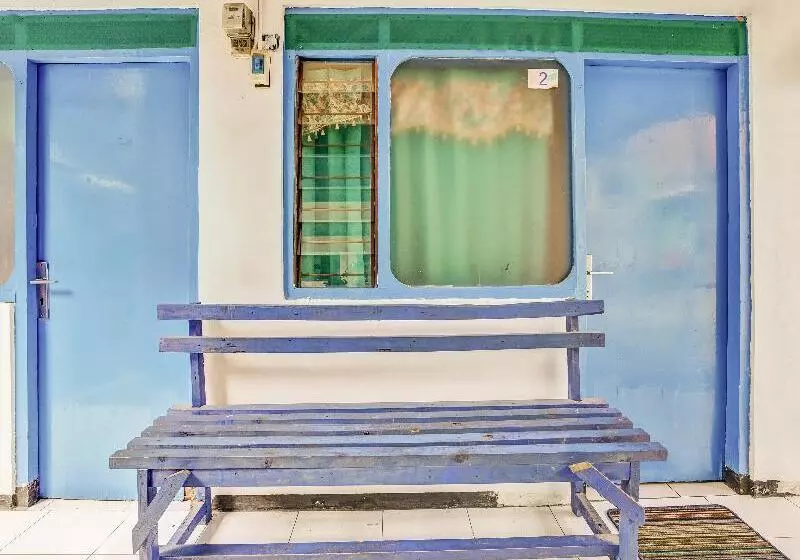 Hotelli Oyo 90523 Homestay Jenggolo