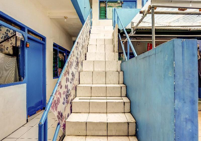 酒店 Oyo 90523 Homestay Jenggolo