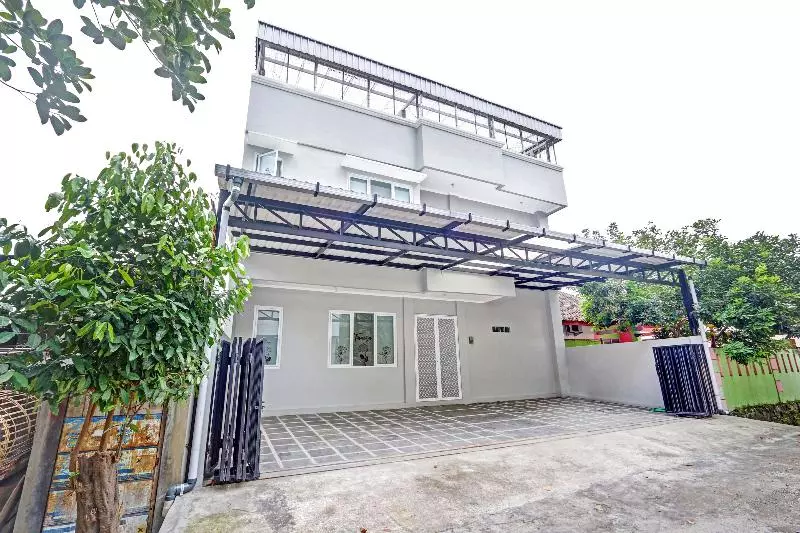 هتل Oyo 90549 Tumesa Homestay