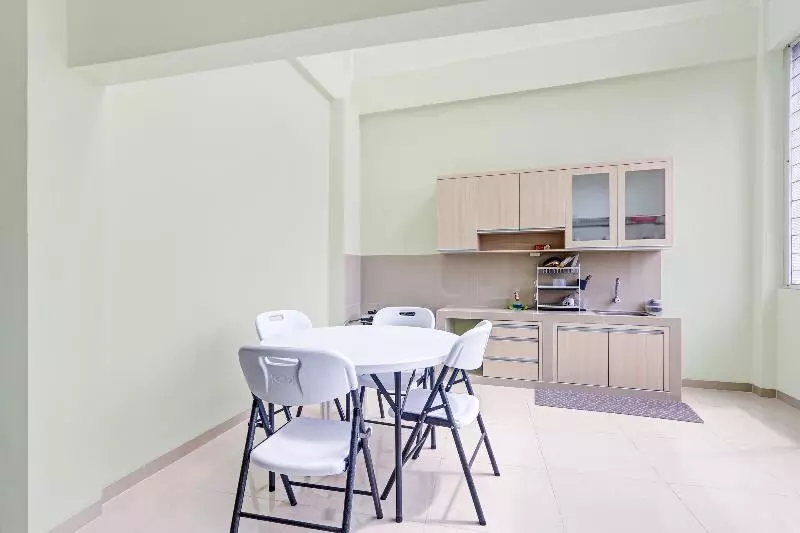 هتل Oyo 90549 Tumesa Homestay