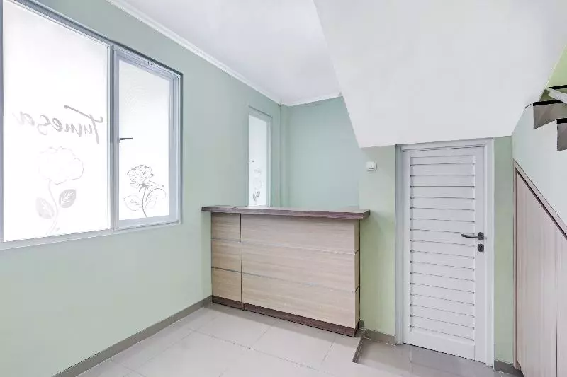 هتل Oyo 90549 Tumesa Homestay