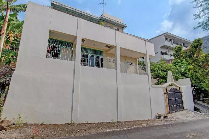 هتل Oyo 90549 Tumesa Homestay