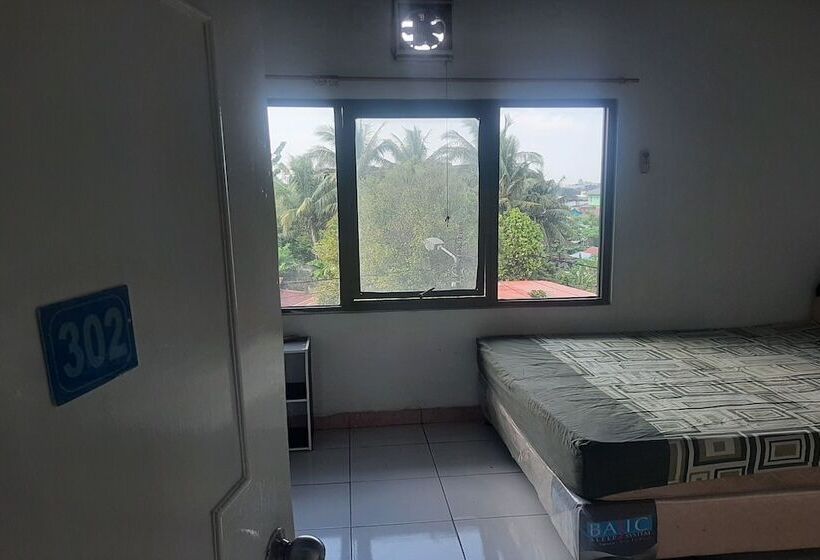 هتل Spot On 90535 Cimanuk Pavilion