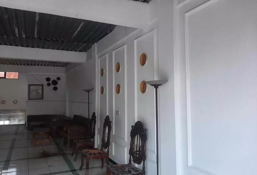 هتل Spot On 90535 Cimanuk Pavilion