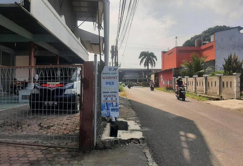 هتل Spot On 90535 Cimanuk Pavilion