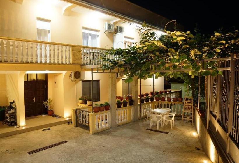 پانسیون Ajdin Apartments