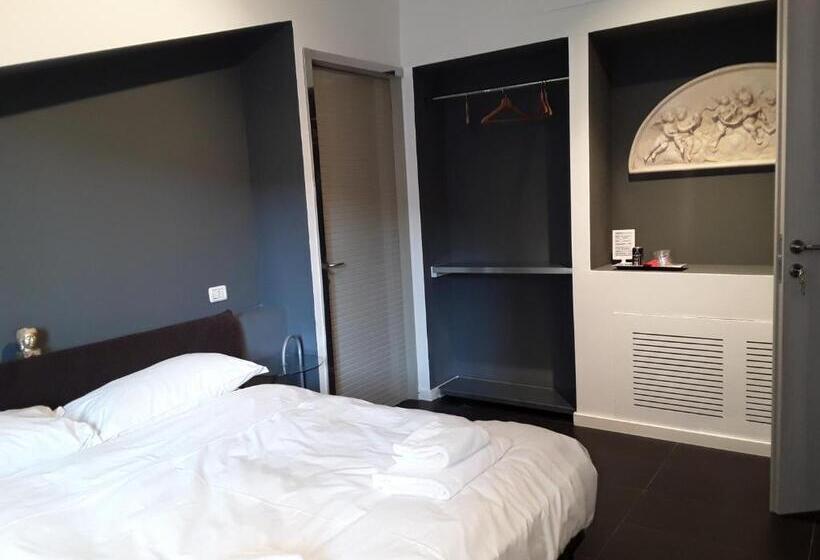 پانسیون Savoias