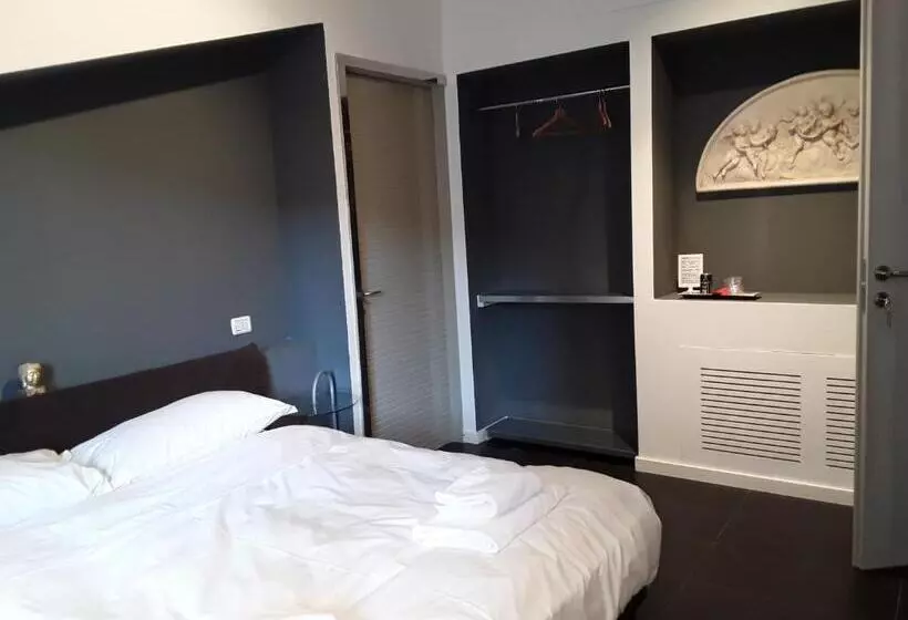 پانسیون Savoias