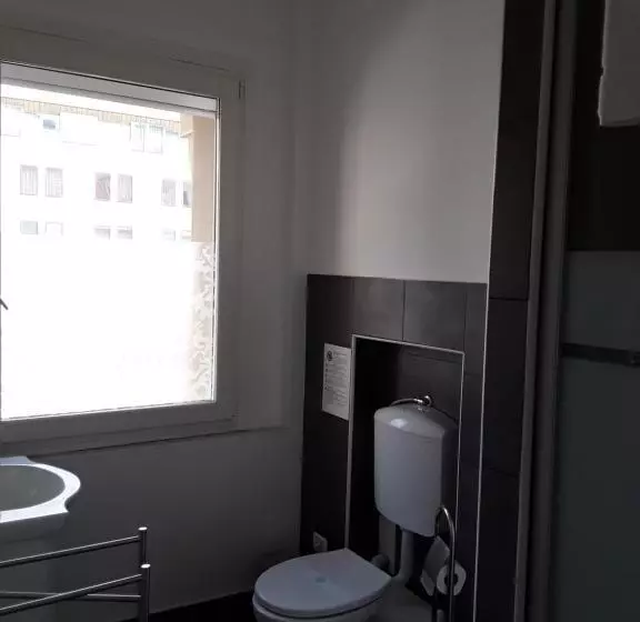 پانسیون Savoias