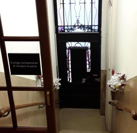 پانسیون Savoias