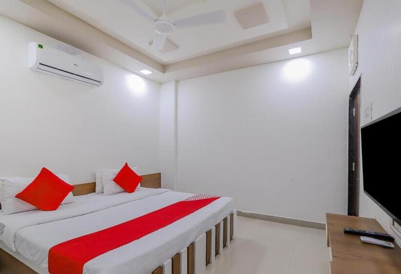 Hotel Oyo 80936  Maldhari