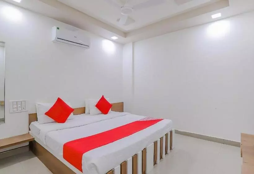 ホテル Oyo 80936  Maldhari