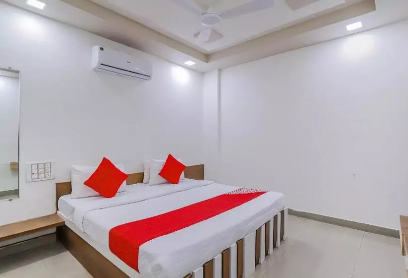 ホテル Oyo 80936  Maldhari