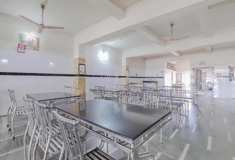 Hotel Oyo 80936  Maldhari