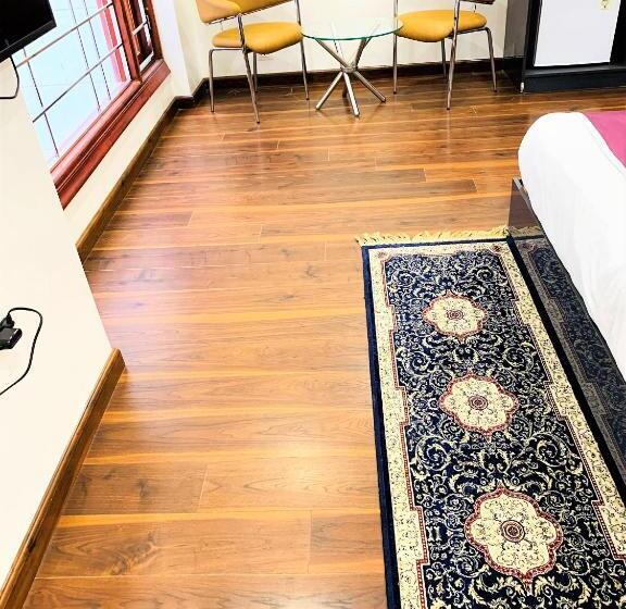 Lime Tree Hotel Pulkit Gurgaon Artemis Hospital, Nearest Metro Huda City Centre