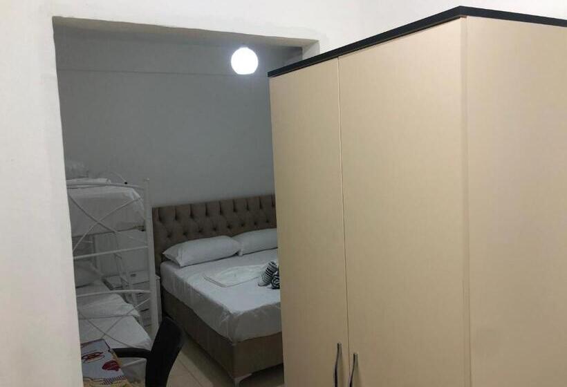 פנסיון Elton Tafa Guesthouse