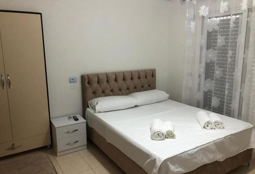 פנסיון Elton Tafa Guesthouse