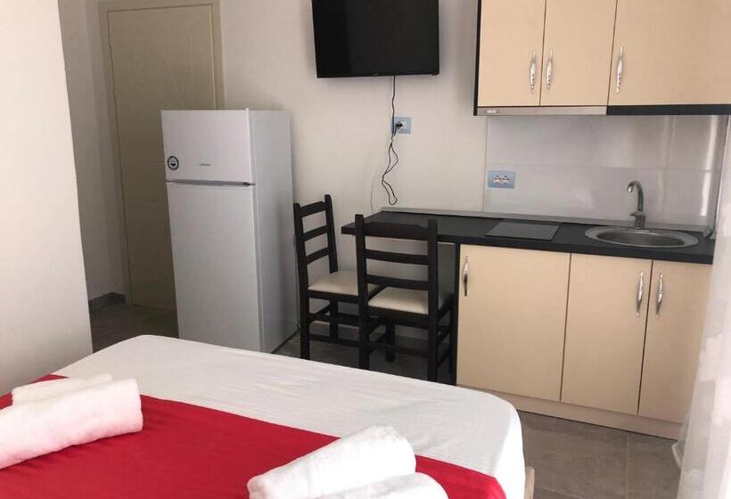 פנסיון Elton Tafa Guesthouse