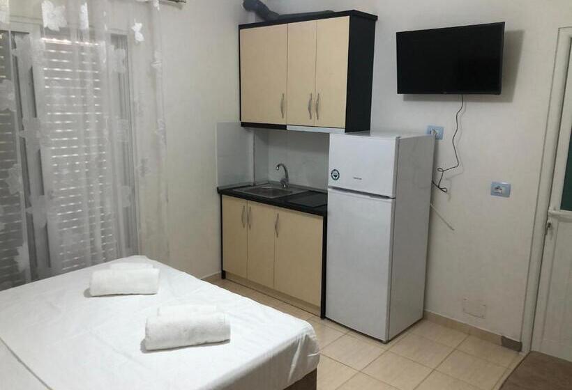 פנסיון Elton Tafa Guesthouse