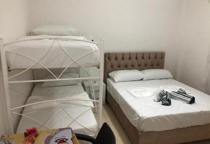 פנסיון Elton Tafa Guesthouse