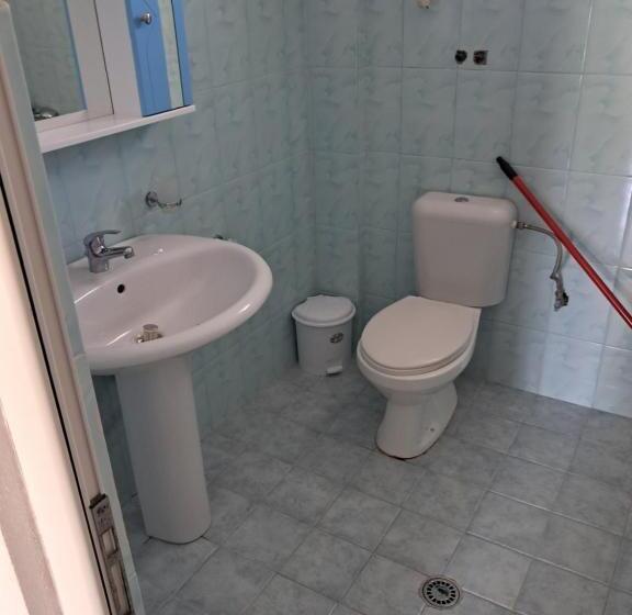 פנסיון Elton Tafa Guesthouse