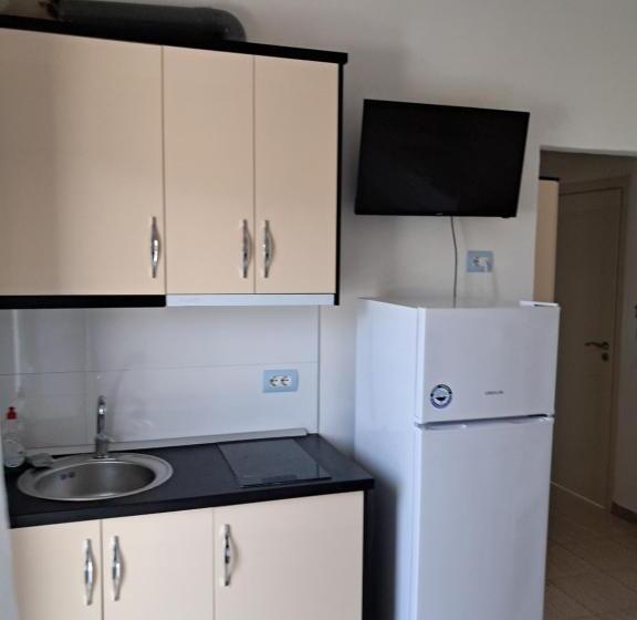 פנסיון Elton Tafa Guesthouse