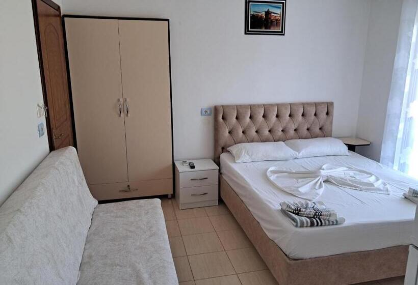 פנסיון Elton Tafa Guesthouse