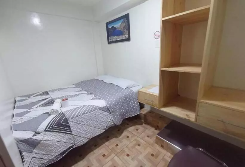 پانسیون Hostal Estrellas