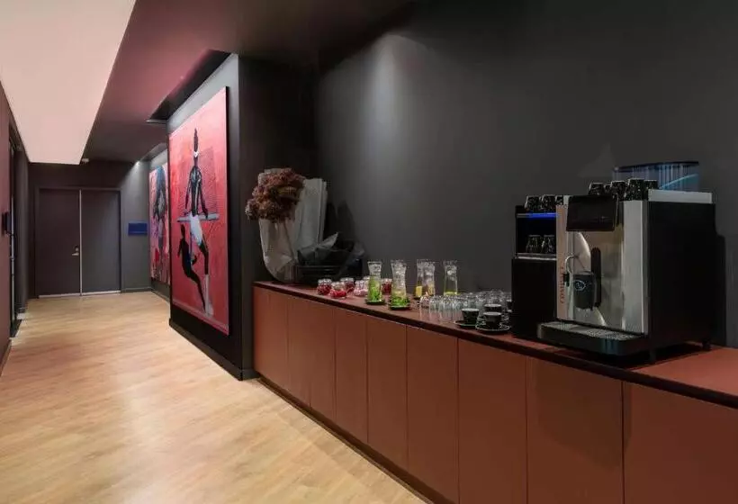 Radisson Red Hotel Johannesburg Rosebank