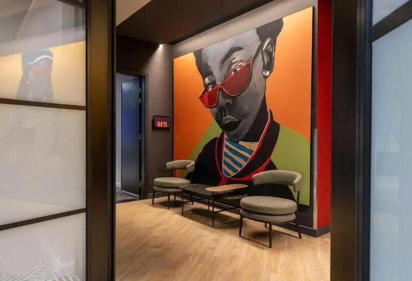 Radisson Red Hotel Johannesburg Rosebank