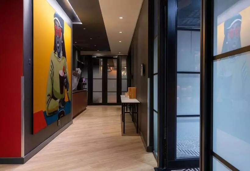 Radisson Red Hotel Johannesburg Rosebank