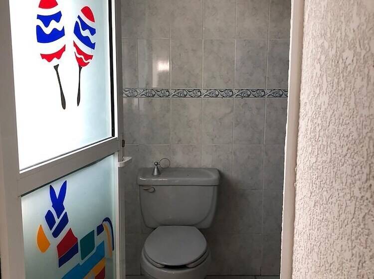 پانسیون Casa Internacional Querétaro