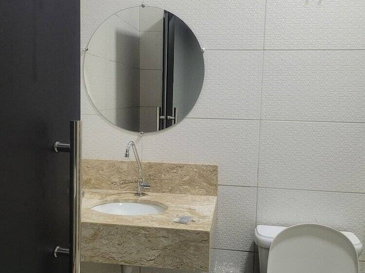 פנסיון Pousada Alemk