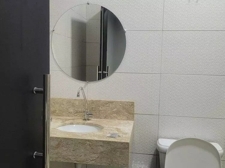 ペンション Pousada Alemk