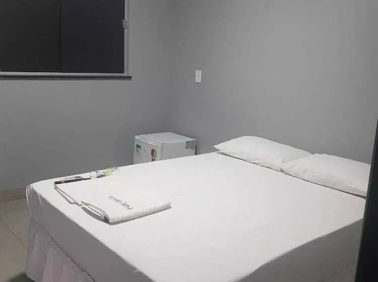 ペンション Pousada Alemk