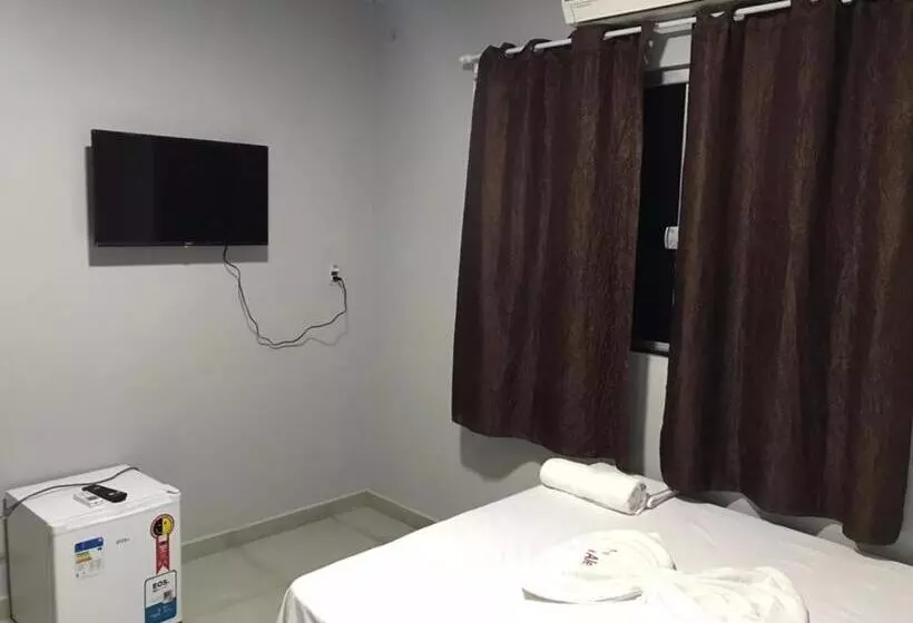 ペンション Pousada Alemk