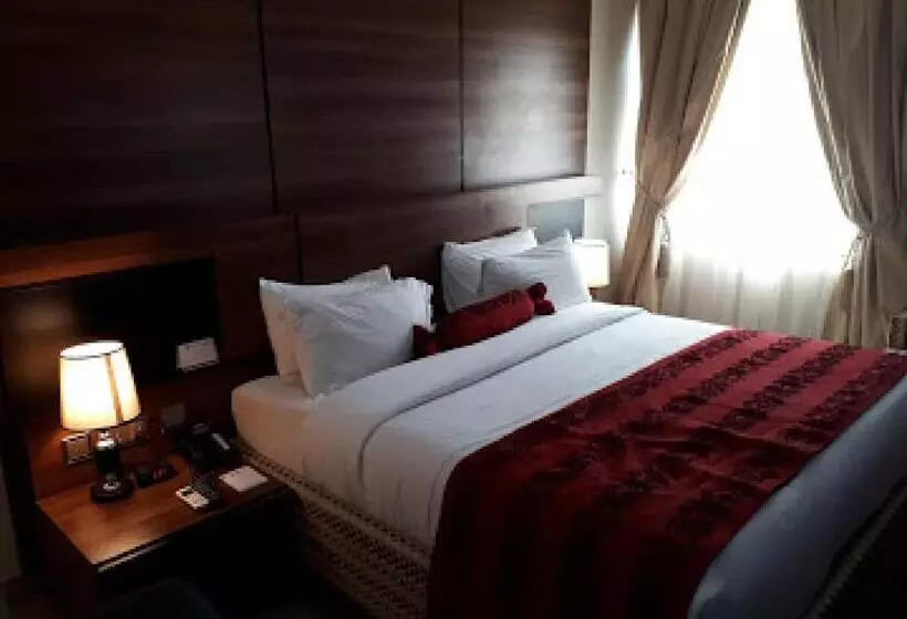 پانسیون Room In Apartment   Best Westerln Plus Deluxe Suite