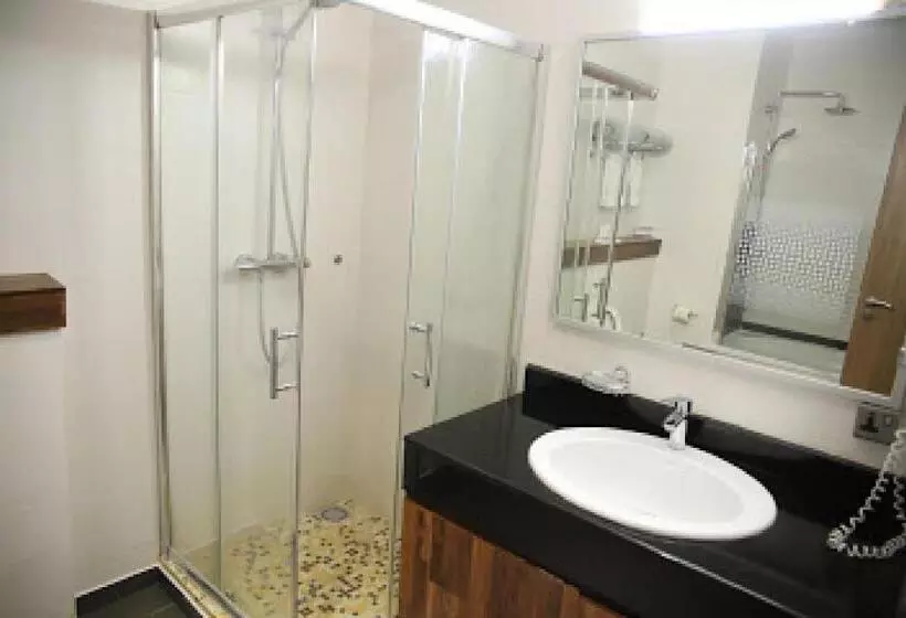 پانسیون Room In Apartment   Best Westerln Plus Deluxe Suite