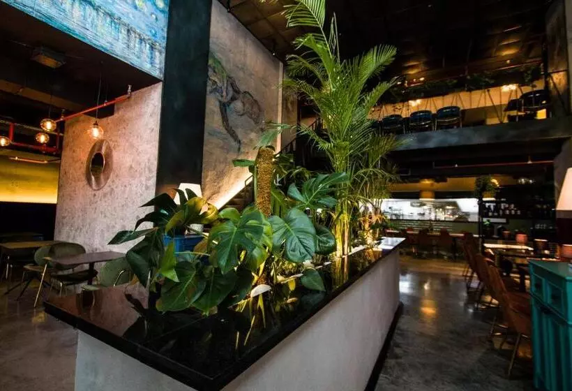 هتل Alliance Palace Batumi