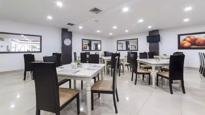 Azor Hotel Cali Versalles