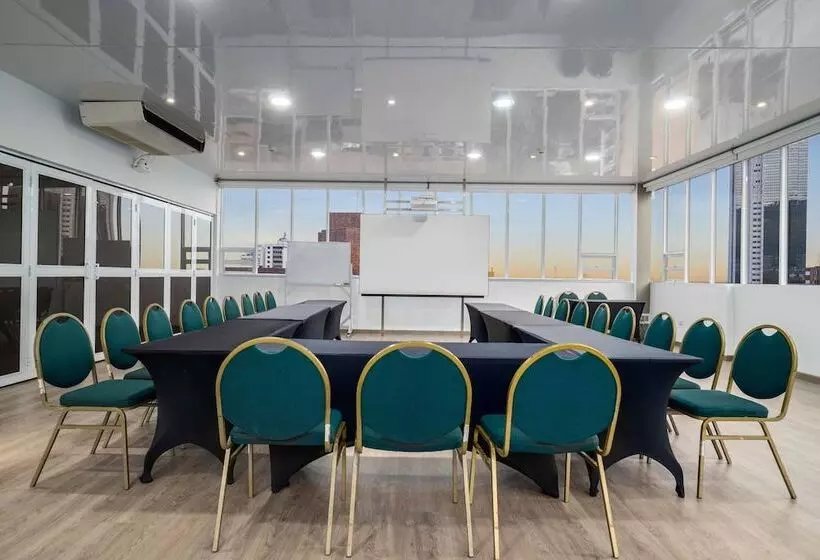 Azor Hotel Cali Versalles