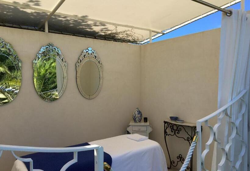 Отель Beaumanoir Small Luxury Boutique