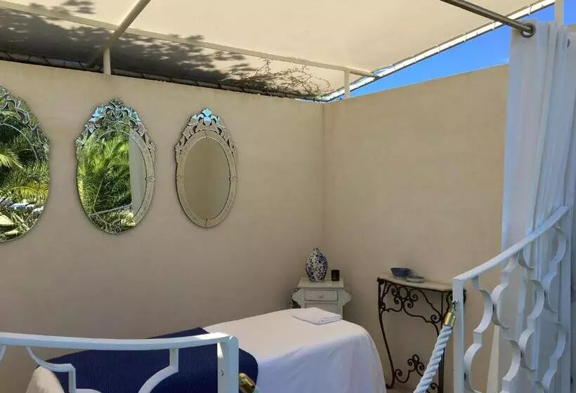 هتل Beaumanoir Small Luxury Boutique