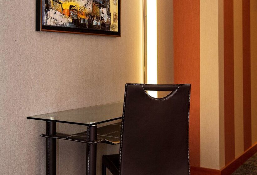 فندق Best Western Plus Hôtel Colbert