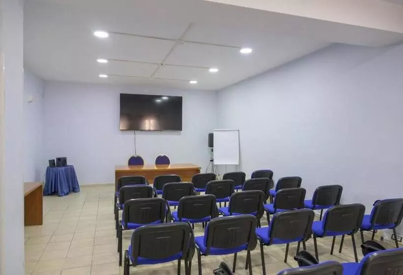 هتل Centro Congressi Polo Nautico