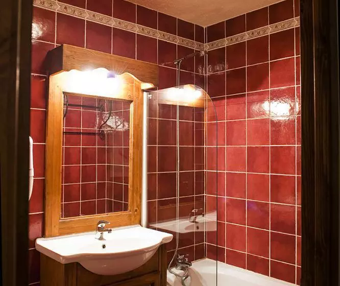 فندق Chalet De L'Ours