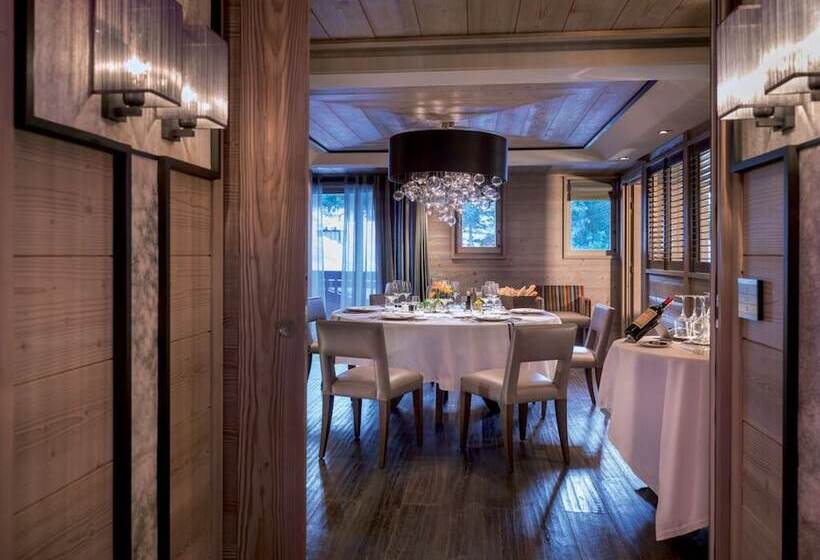 ホテル Grandes Alpes