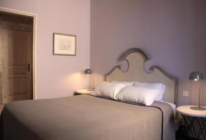 هتل Hôtel De L Amphithéâtre